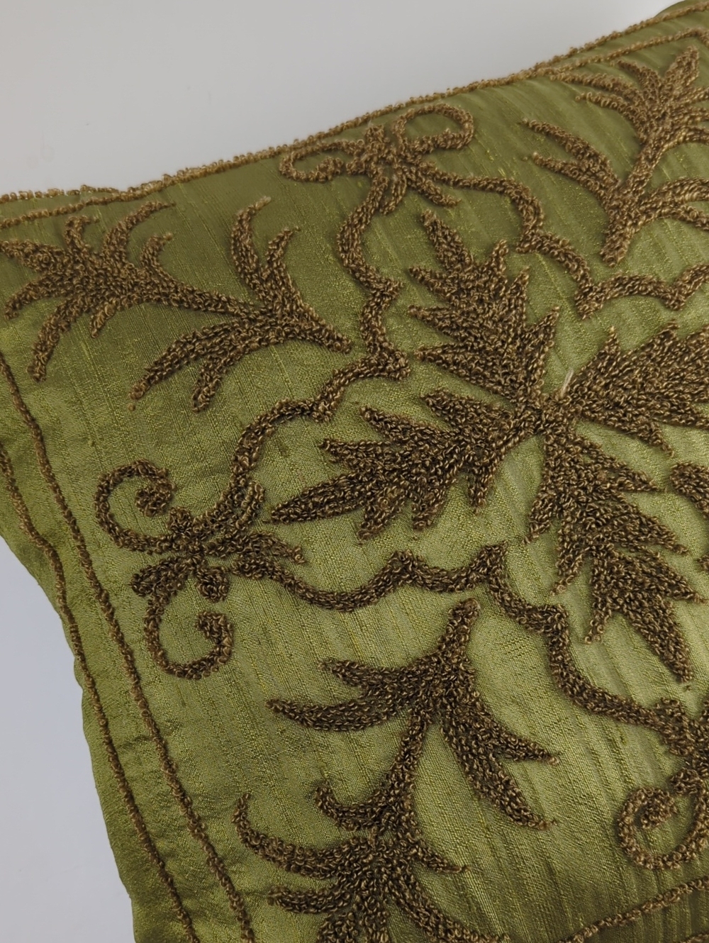 VINTAGE Accent Pillow Green Chartreuse Embroidered Down Filled - Picture 3 of 6